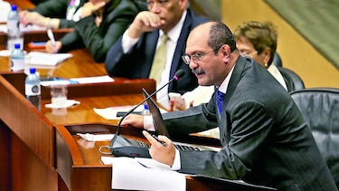 Diputados citan al director de la Caja del Seguro Social