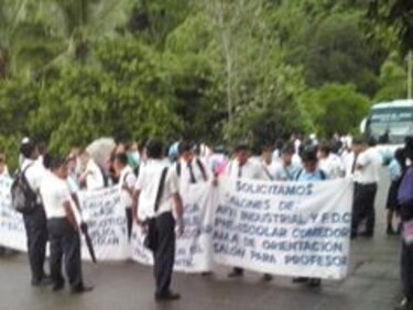 Ocho días de protesta en Bocas; exigen la presencia de Varela