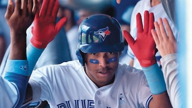 Jonrones de Hernández y Solarte por Toronto