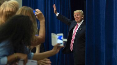 Trump pide a republicanos acercarse a los votantes negros