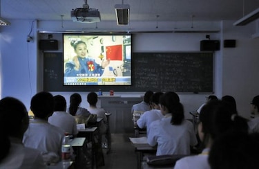 China obliga a las TV del país a emitir series "patrióticas y antifascistas"