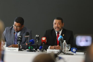 Contralor Anel Flores no acude a conferencia y abogados confirman denuncia en su contra