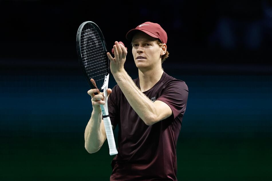 Sinner aplasta a un mermado Zverev y se cita con Auger-Aliassime en la final de París