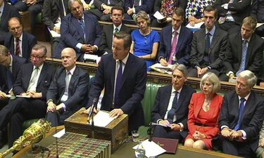 Parlamento británico aprueba bombardeo aéreo de Irak