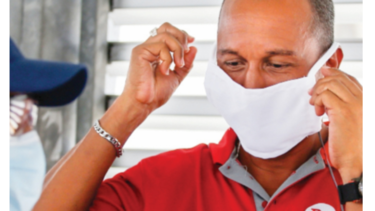 Ejecutivo ajusta margen de ganancia de las mascarillas 