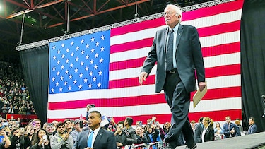 Se intensifica duelo entre Clinton y Sanders
