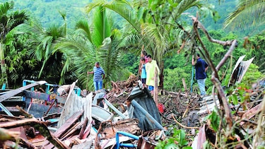 Costa Rica recupera vías y servicios tras el huracán