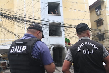 Hieren con arma de fuego a un policía en Río Abajo