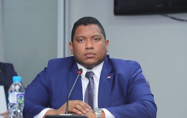 ‘No tenemos problema que se investigue’, dice Luis Oliva, al renunciar al fuero electoral