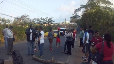 En La Chorrera cierran vías para exigir el suministro de agua potable