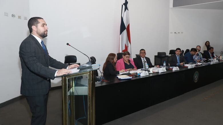 Comisión de Gobierno: RM, PRD y CD frenan proyectos anticorrupción del Ministerio Público