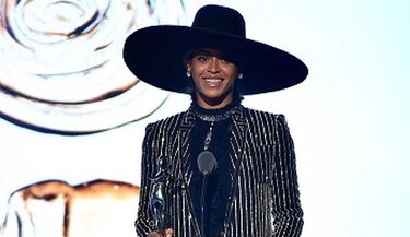 Beyoncé se roba el ‘show’ al recibir premio Icono de la moda