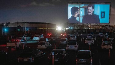 Autocines regresan a la escena