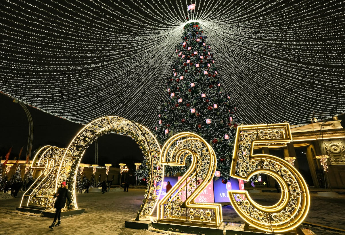 Así se ilumina el mundo para recibir la Navidad