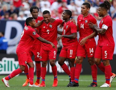 Julio Dely aplaudió el trabajo de Fidel Escobar y se alegró con el gol de Gaby Torres