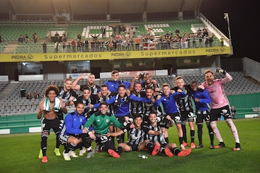 El Cartagena de Carrasquilla derrotó al Córdoba de Escobar en duelo de panameños en España