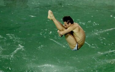 Cierran temporalmente piscina de clavados para limpiar agua