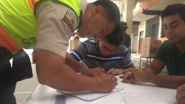 Jornada electoral en Ecuador transcurre con relativa normalidad