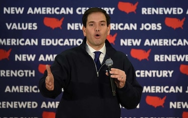 Marco Rubio, asediado en debate republicano tras subir en sondeos