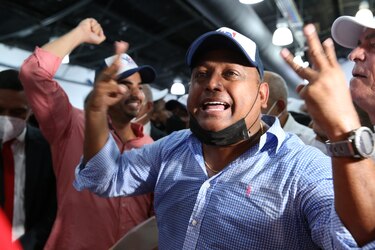 Raúl Pineda adquiere tierras nacionales a $170 la hectárea