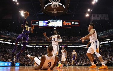 Lakers ganan al fin, Curry se luce y Leonard alarga el invicto de Raptors