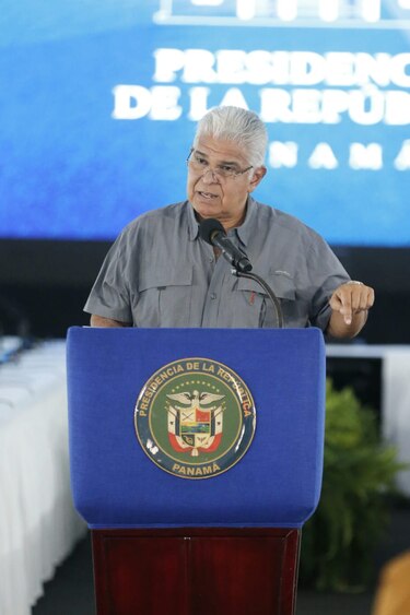 Reubicación del Aeropuerto de Albrook para proyecto del ferrocarril Panamá-David sigue en estudio: Mulino