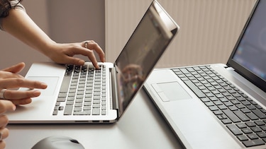 Laptops, millones y falta de resultados: el patrón que Panamá no logra romper