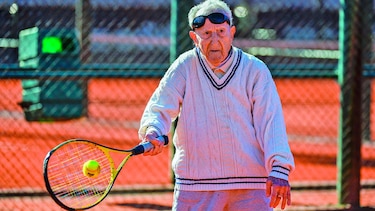 Jugar tenis para vivir 100 años