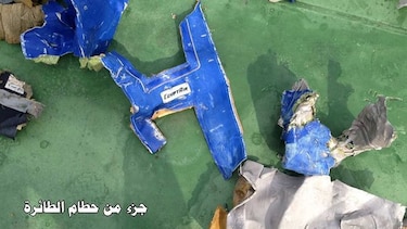 No se descarta hipótesis de atentado en avión egipcio
