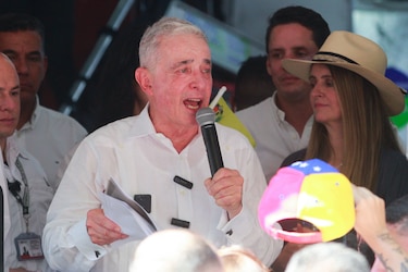 Expresidente Uribe plantea una ‘coalición democrática’ en Colombia para elecciones de 2026
