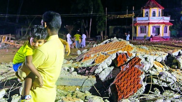 Más de 100 muertos en el incendio de un templo hindú