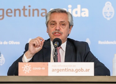 Presidente argentino limita sus tareas para evitar contagio de coronavirus