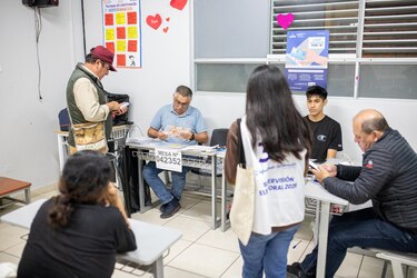 Autoridad electoral de Perú pide calma a ciudadanía y políticos hasta fin del escrutinio
