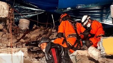 Panamá lidera uno de los equipos de rescate en México
