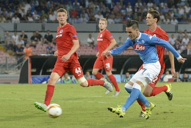 Napoli y Marsella logran cómodos triunfos; equipos españoles sufren