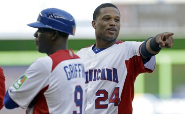 Robinson Canó firma por cinco partidos para jugar en Dominicana