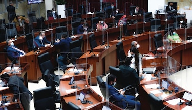 Diputado López mantendrá proyecto 525 y llama al diálogo