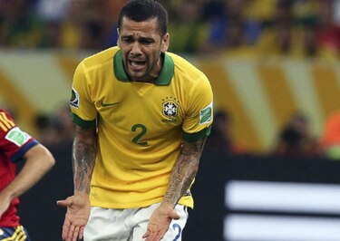 Alves critica la revolución de Dunga en la selección brasileña