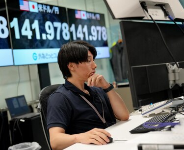 Japón pide calma y confianza en su economía tras el desplome bursátil