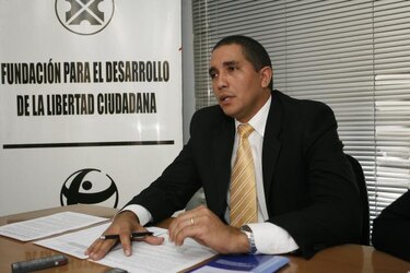 La Contraloría debe ser más enérgica ante escándalos, dice Gasnell