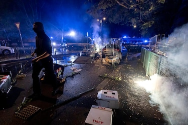 Cargas policiales y enfrentamientos en Roma durante protestas contra el coste de la vida
