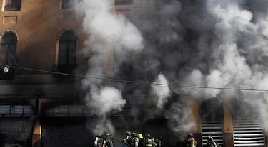 Un fallecido en incendio provocado por manifestaciones en Valparaíso, Chile