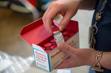 Regulador europeo aprueba uso de la vacuna de Moderna