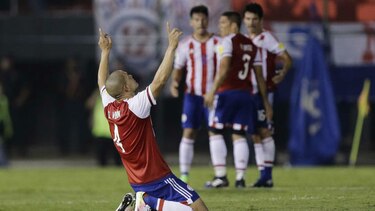 Paraguay vence a Ecuador 2-1 y aún sueña con Rusia-2018