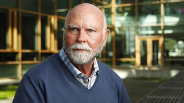 El polémico legado de Craig Venter, el científico que ayudó a descifrar el genoma humano