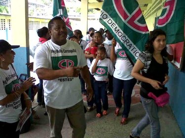 Valdés Carrasquilla vota sin expresar su simpatía por un precandidato