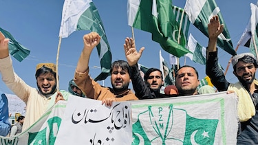 5 claves para entender la ‘guerra abierta’ entre Pakistán y Afganistán (y qué tiene que ver con ella el Talibán)