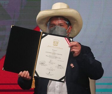 El fantasma de la destitución presidencial ronda otra vez en Perú
