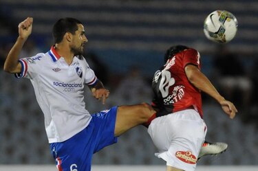 Presidente uruguayo dispuesto a 'parar el fútbol' ante violencia