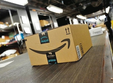 Amazon subirá salario a empleados más antiguos